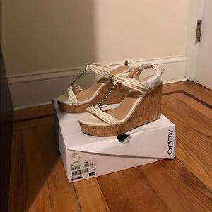 Aldo open feet wedges