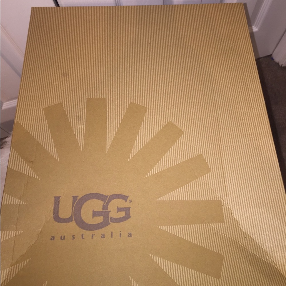 uggs - Picture 3 of 4