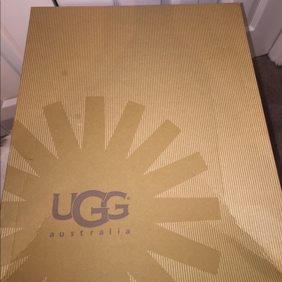 uggs - Picture 3 of 4