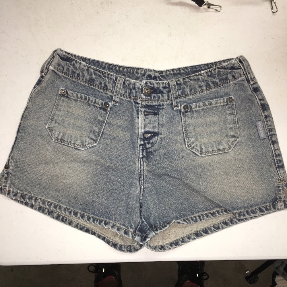 Silver jean shorts size 29