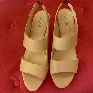 Michael Kors nude color new size 8