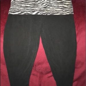 VS pink cropped yoga pants