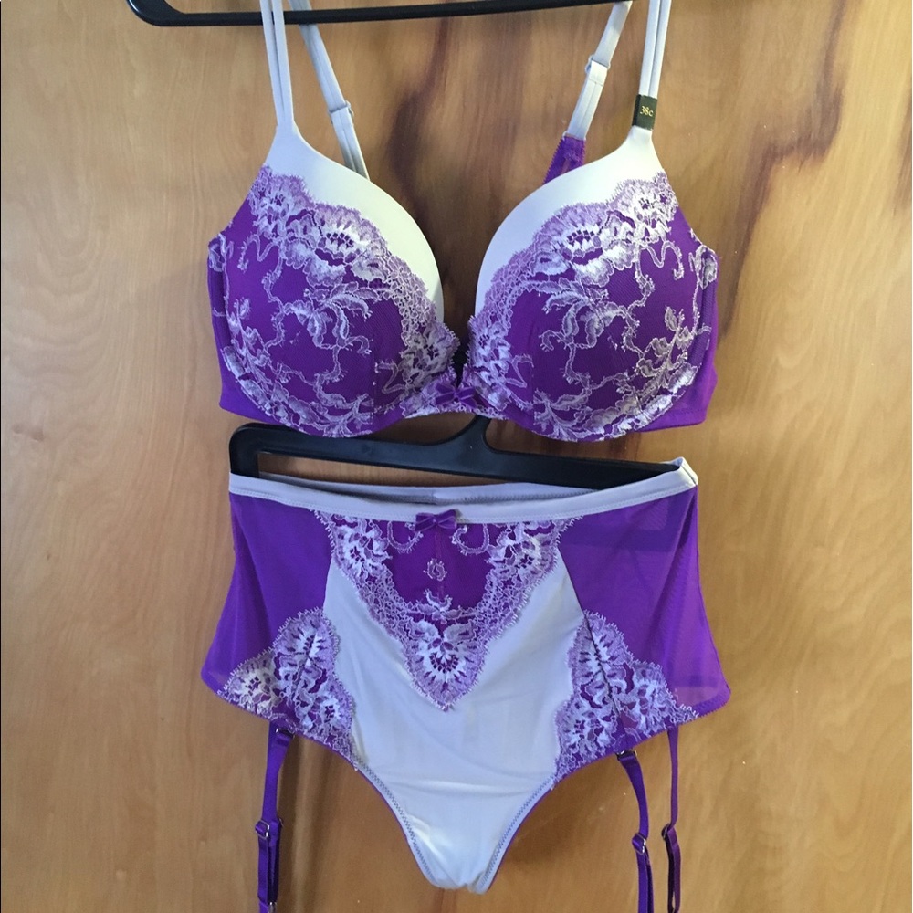 Victoria's Secret 38C medium/large bra panty set