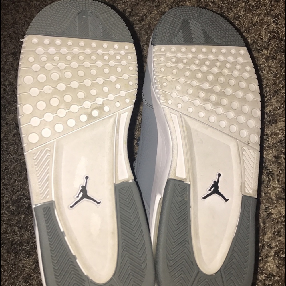 Jordan flights. Size 7 in boys. 8.5-9 in women's