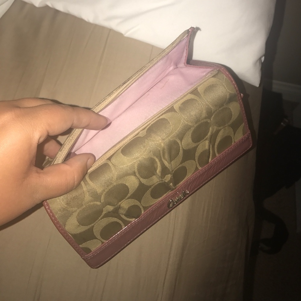 Coach Wallet - Picture 7 of 7