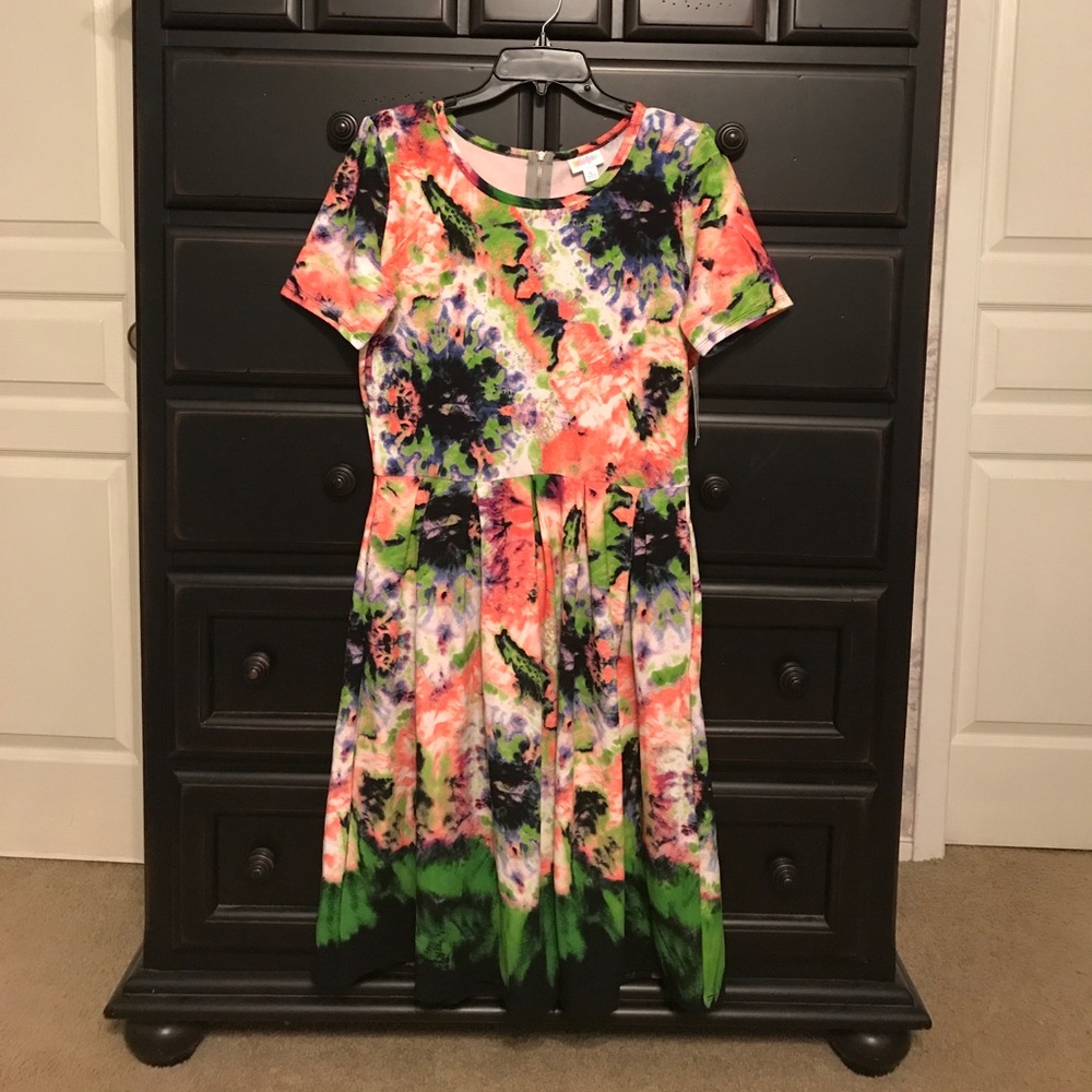 🦄🦄LuLaRoe Amelia watercolor tie dye neon