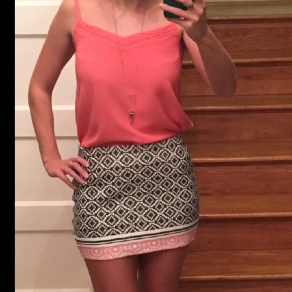 Coral top with lace detail on bottom size 2-4 - Picture 2 of 4