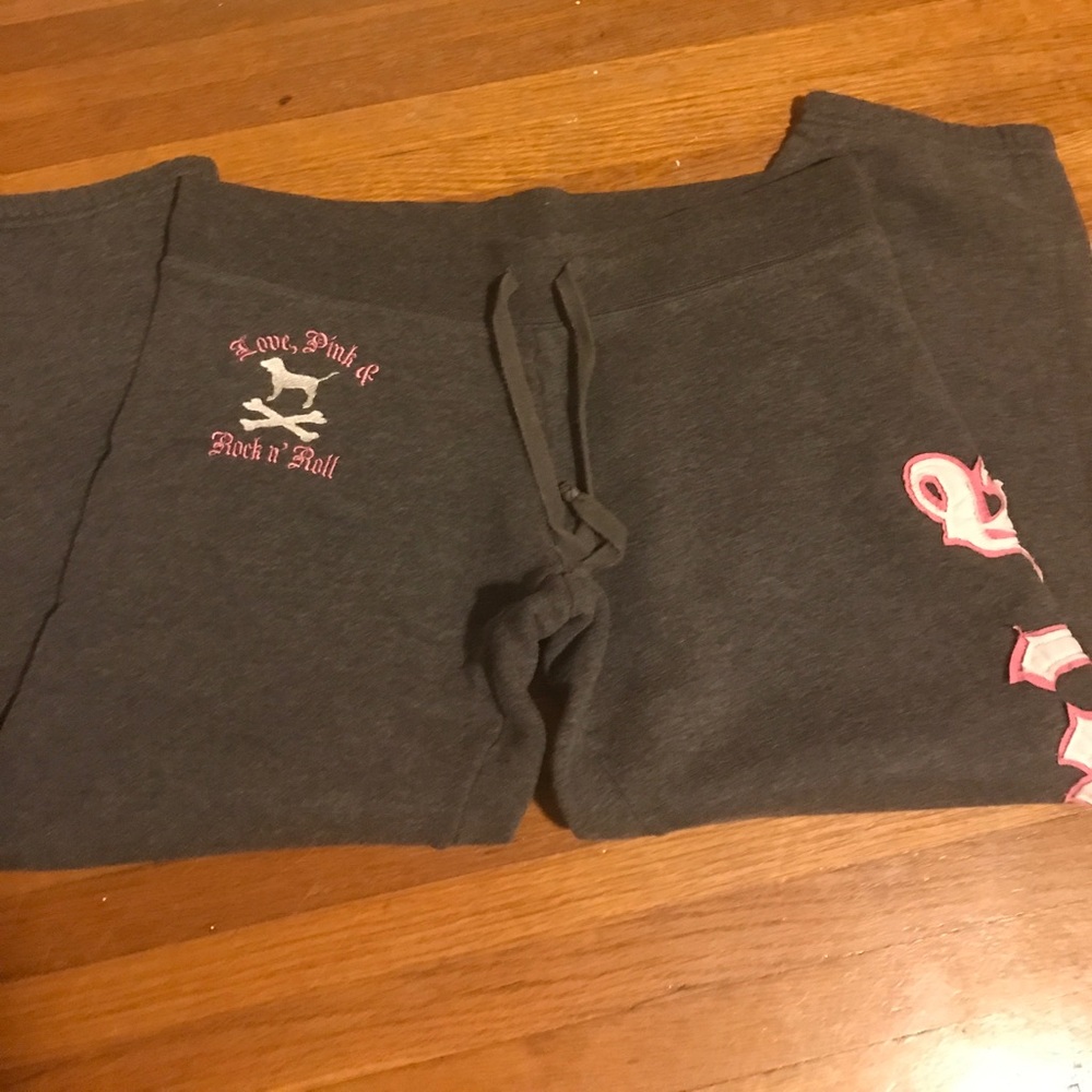 SALE🎉PINK Victoria's Secret capri pants. Size M