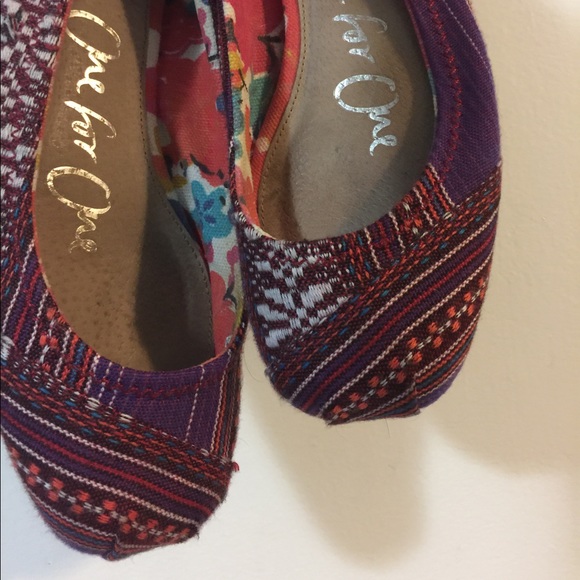 2 pairs of TOMS ballet flats - Picture 1 of 4