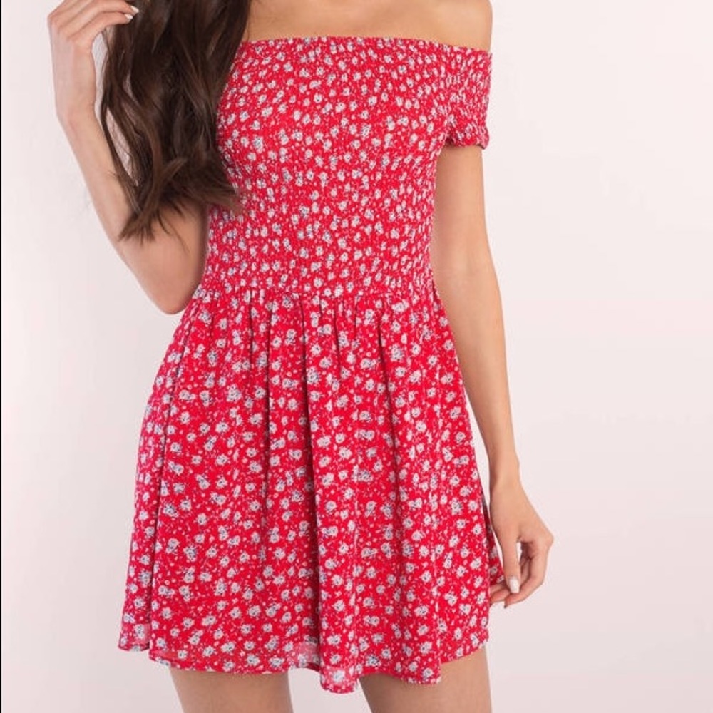 FLASH SALE Off the shoulder floral dress