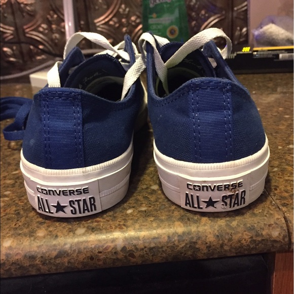 Boys converse Chuck Taylor size 5 - Picture 3 of 5