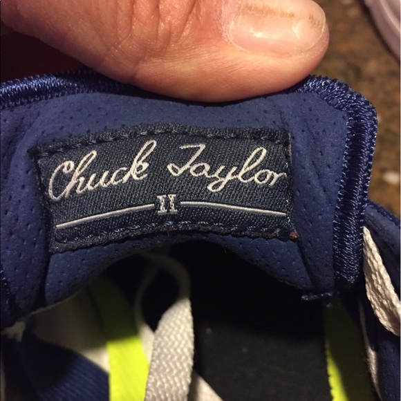 Boys converse Chuck Taylor size 5 - Picture 5 of 5