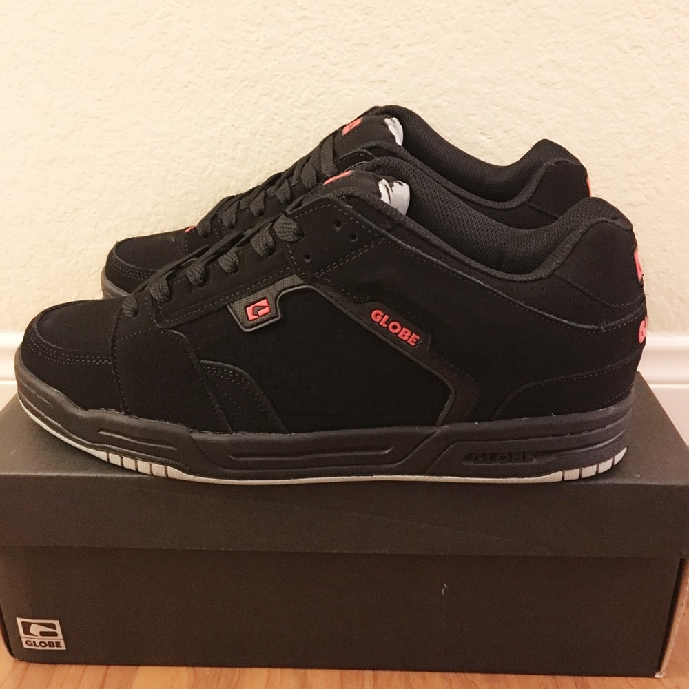 **BRAND NEW** Globe Men's Skate Shoes SIZE 13 👟