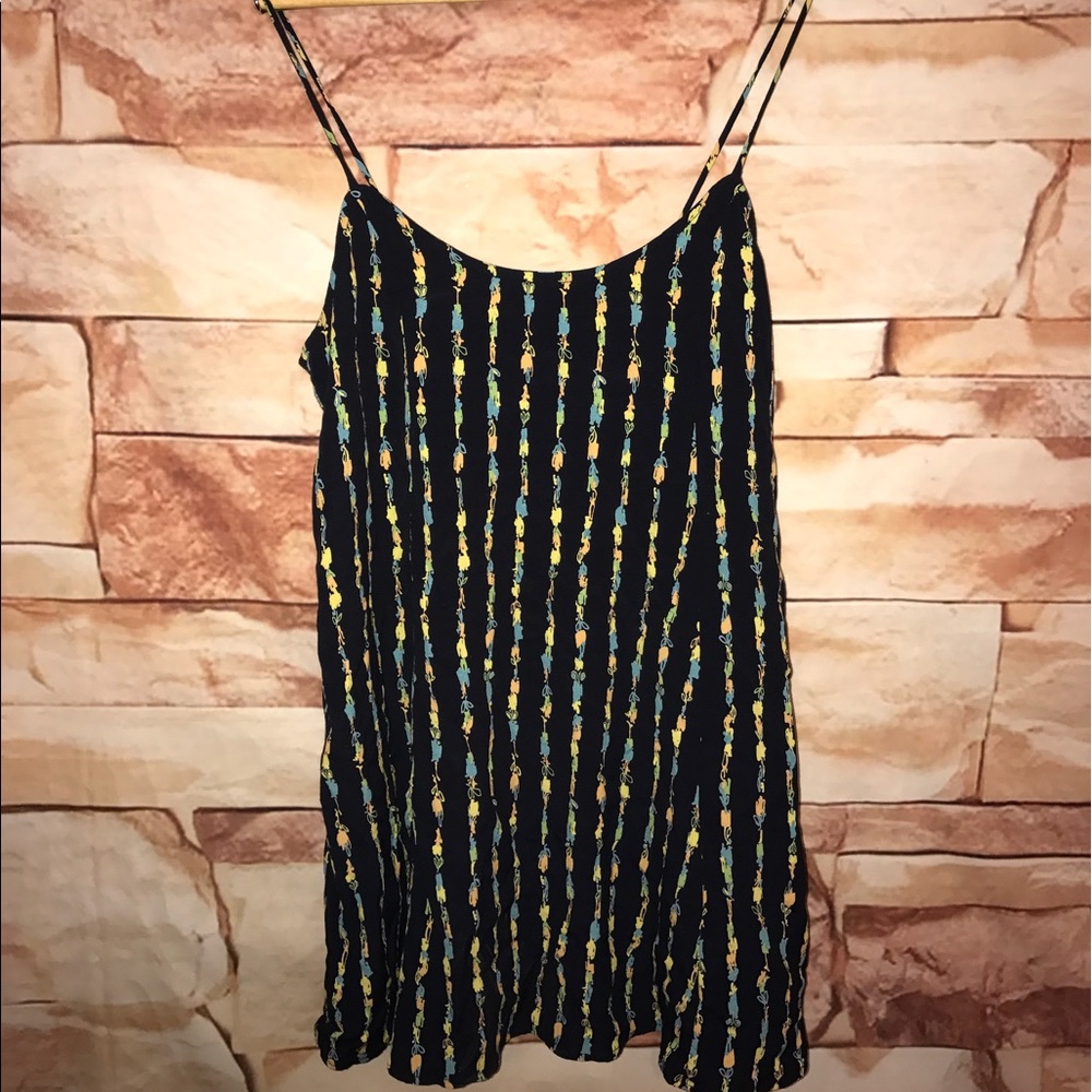 Strapless geometric top
