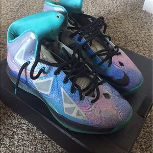 Men's gym shoe Lebron X Pure Platinum size11.5