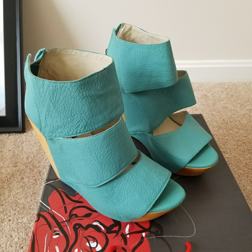 Messeca Teal Wedges