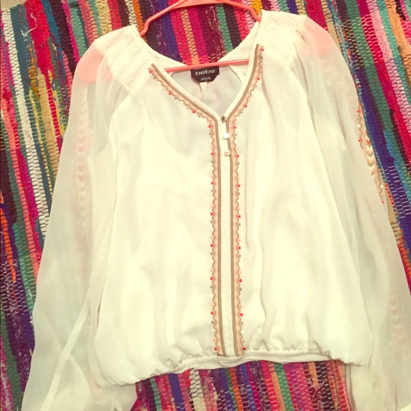 bebe Tops - 💞BEBE Shirt W/ Beautiful Detailing