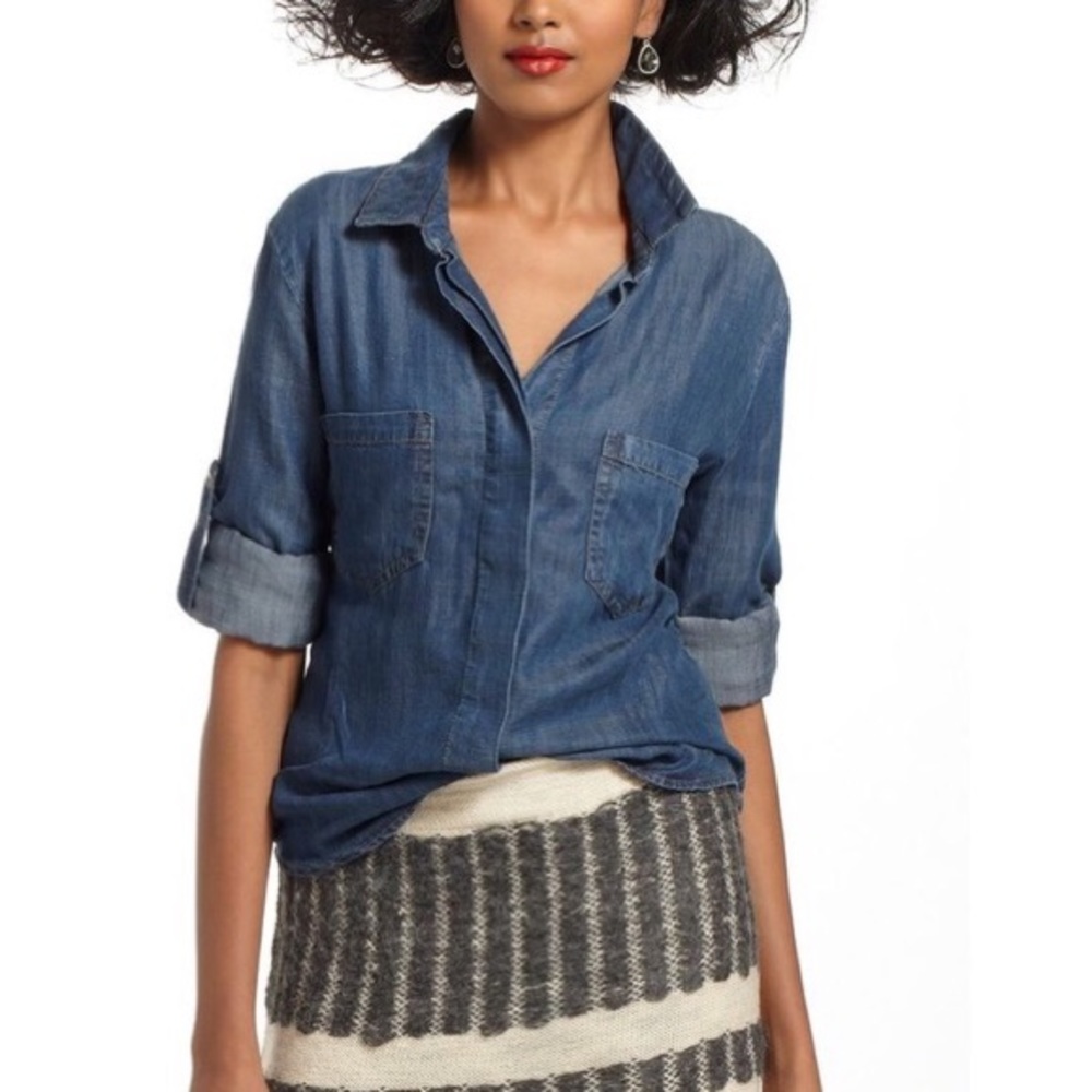 Cloth and Stone Split-Back Chambray Buttondown
