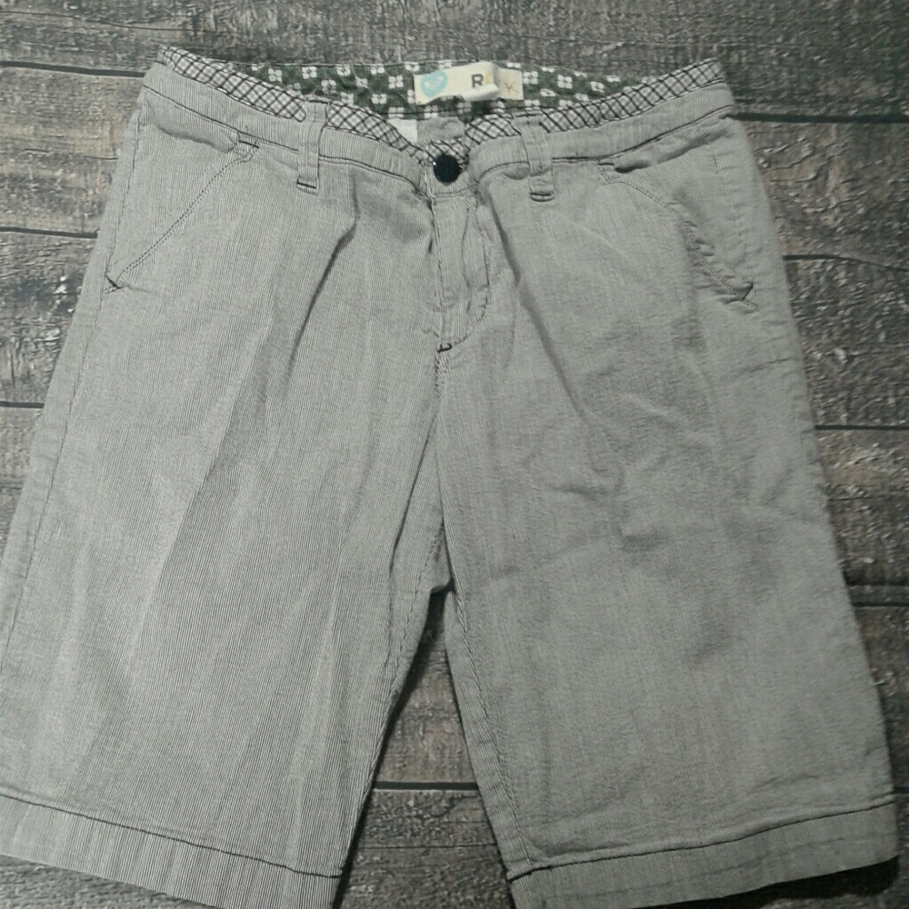 Ladies Roxy Bermuda Shorts Size 9