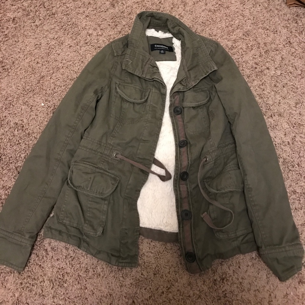 Coffee shop Olive cargo jacket