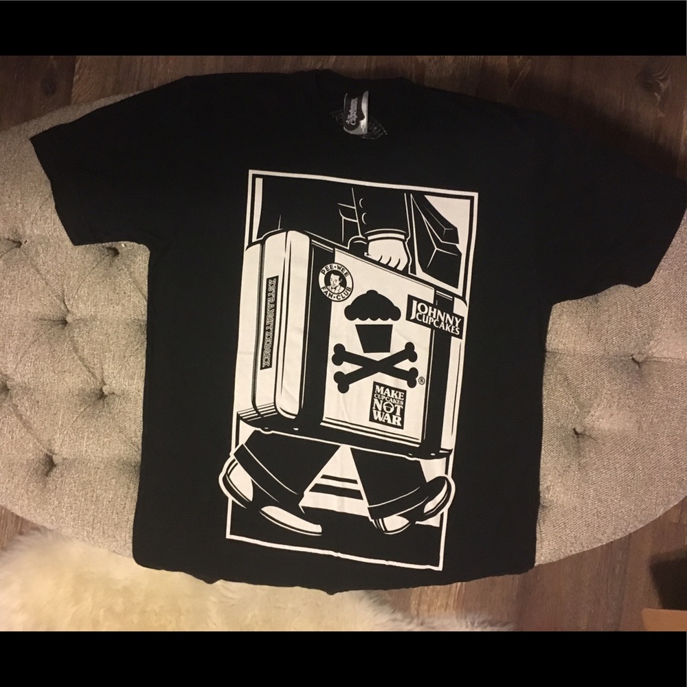 Johnny Cupcakes Suitcase Tour tee