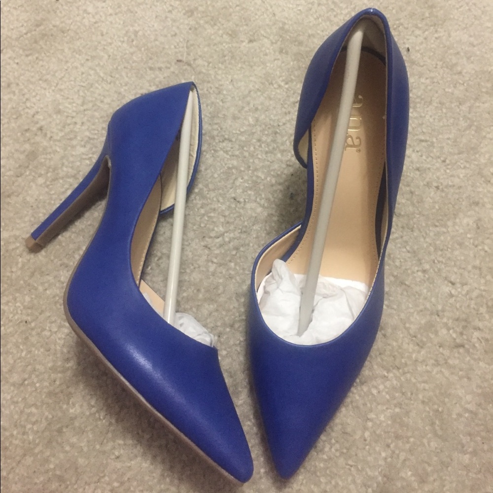 Beautiful heels NWT