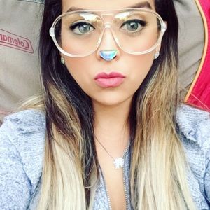 Meet your Posher, Nadia