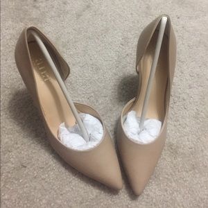 Beautiful nude heels !