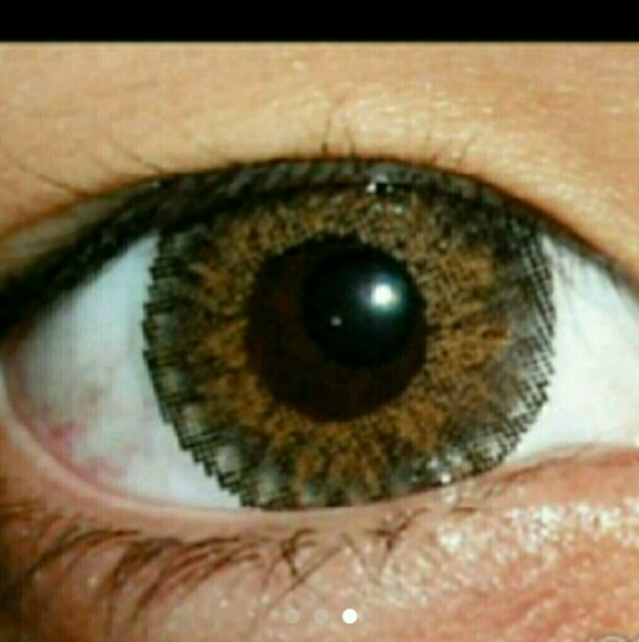Brown eyes - Picture 2 of 2