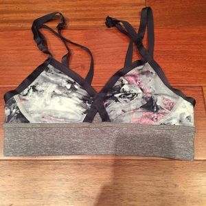 Lululemon sports bra