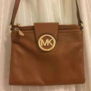 Large Fulton Pebbled Crossbody