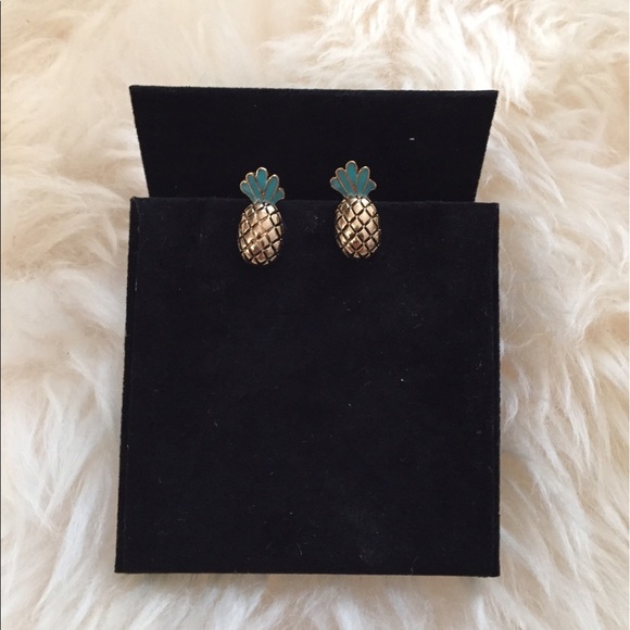 Pineapple Stud Earrings 🍍🍍 - Picture 2 of 7