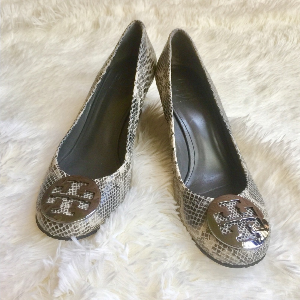 Tori burch short wedges!