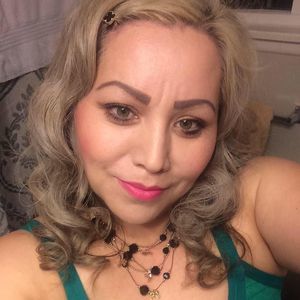 Meet your Posher, Isela