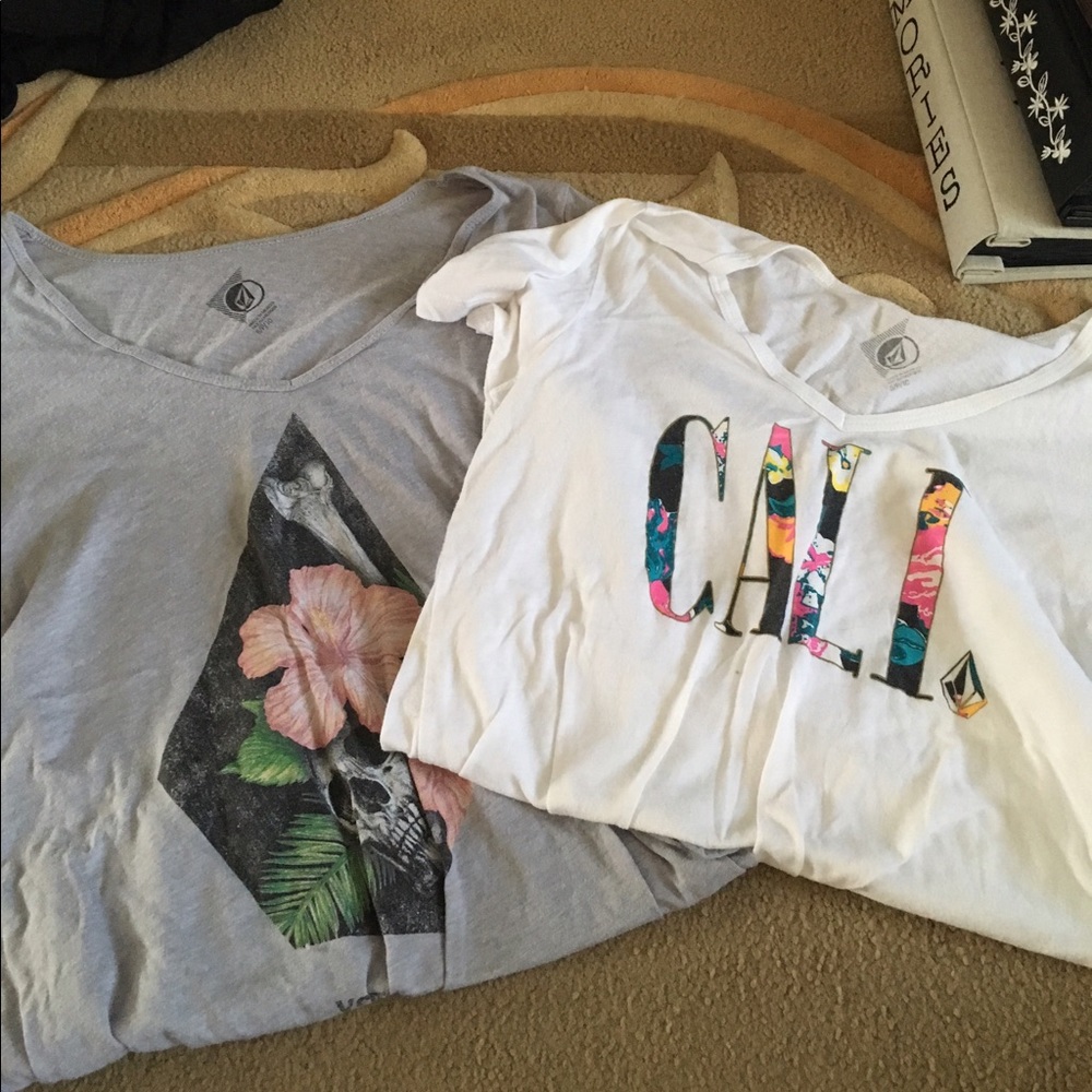 2 Volcom shirts