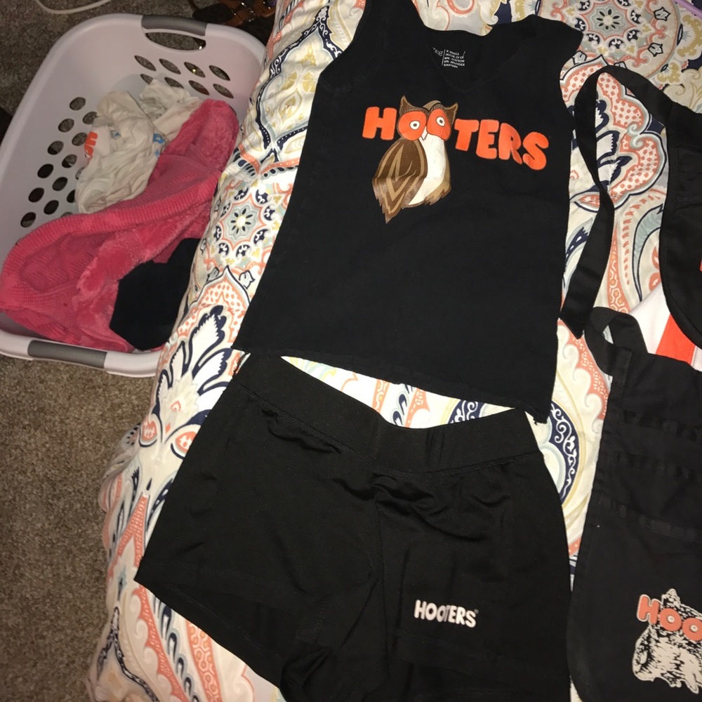 Hooters black uniform
