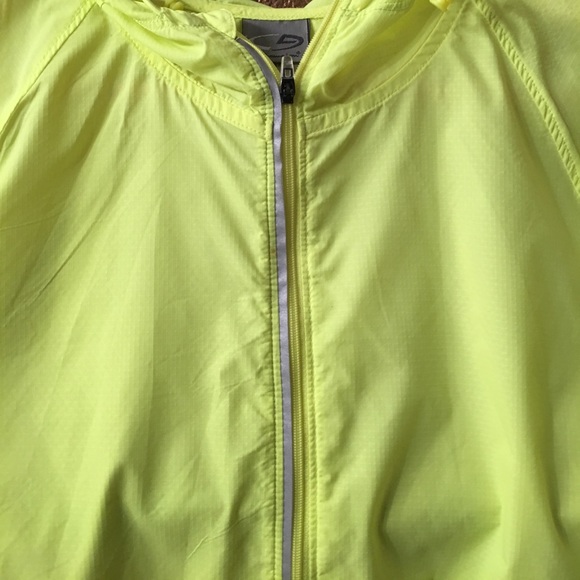 Windbreaker - Picture 3 of 4