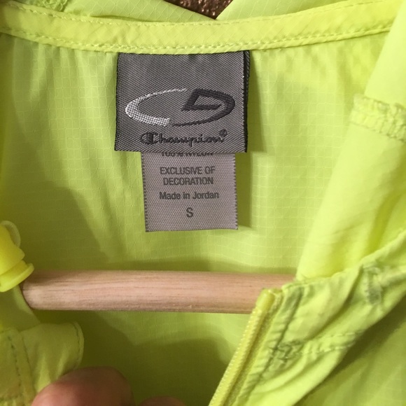 Windbreaker - Picture 4 of 4