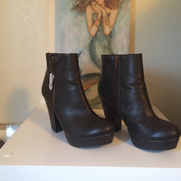 Brown Ankle Booties - Picture 1 of 3