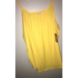 Simple yellow tank