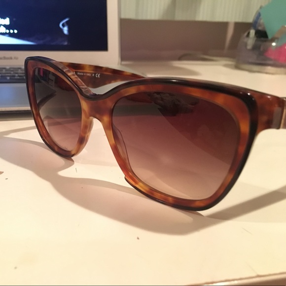 PRADA SUNGLASSES - Picture 7 of 7