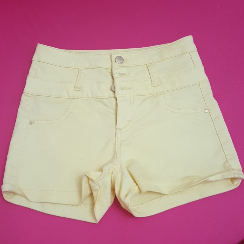 Yellow high-waist short