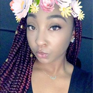 Meet your Posher, Nia