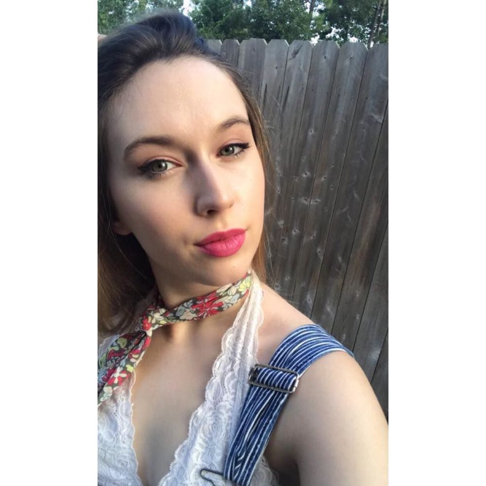 Meet your Posher, Caylin