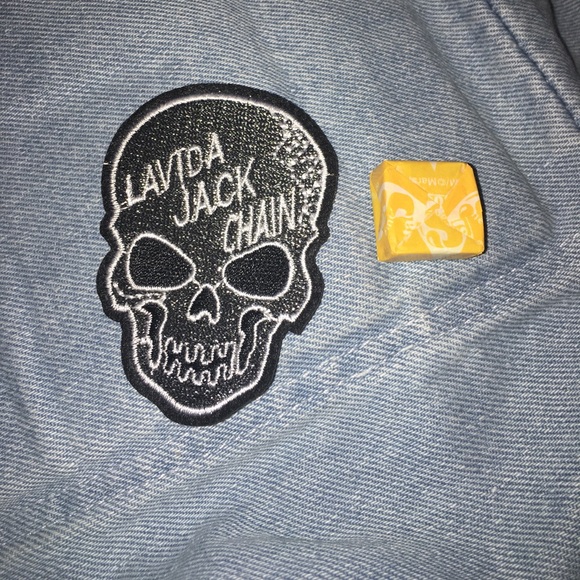 Iron on patch - Picture 2 of 2