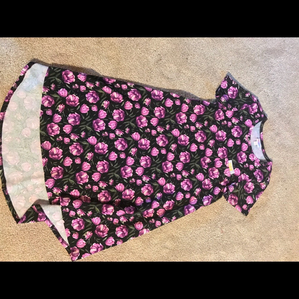 ** LuLaRoe Carly