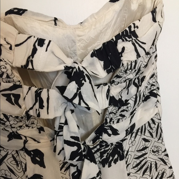 Forever 21 Black & Cream Floral Printed Dress - Picture 8 of 8