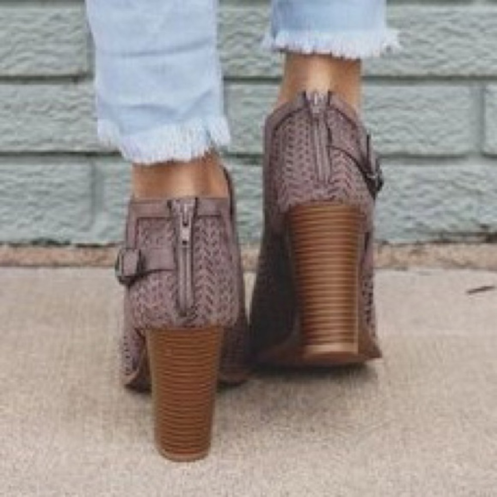  Pre-order Peep Toe Taupe Faux Suede Booties - Picture 4 of 4
