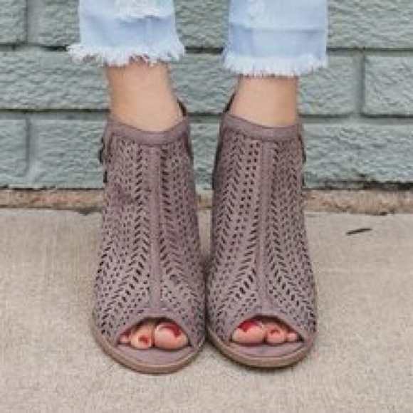  Pre-order Peep Toe Taupe Faux Suede Booties - Picture 3 of 4