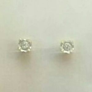 14kt Gold Diamond Stud Earrings